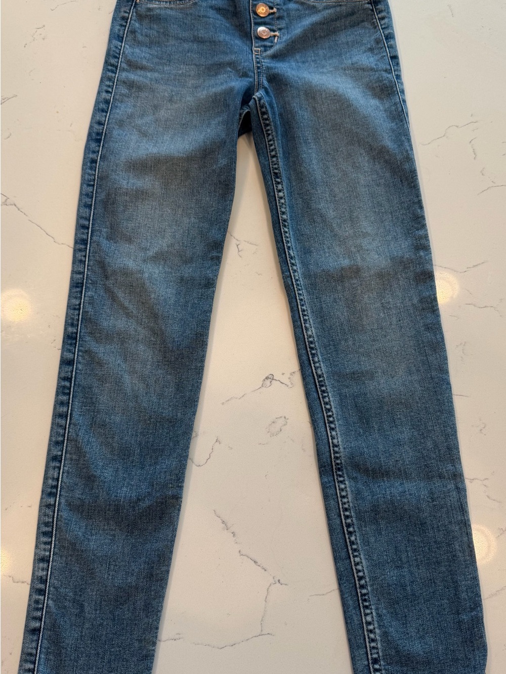 abercrombie kids Slim Straight Jeans in Medium Blue Wash size 11/12